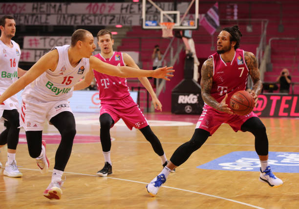 斯诺克——世界大奖赛：袁思俊不敌罗伯.